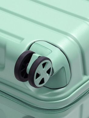 Roncato (Italy) suitcase from the Relife collection.