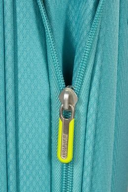 American Tourister (USA) suitcase from the AeroSpin collection.
