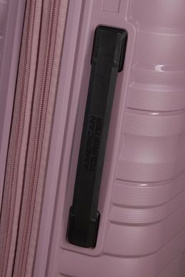 American Tourister (USA) suitcase from the Flytwist collection.