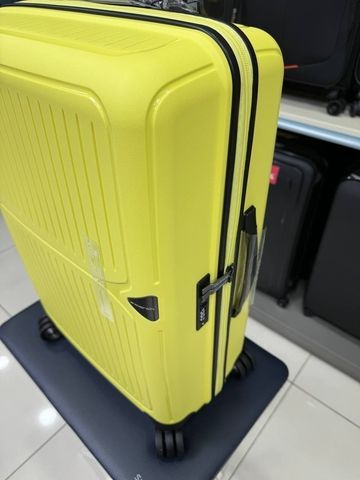 March (Netherlands) suitcase from the Ready To Go collection