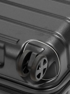 Roncato (Italy) suitcase from the Relife collection.