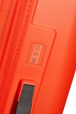 American Tourister (USA) suitcase from the Dashpop collection.