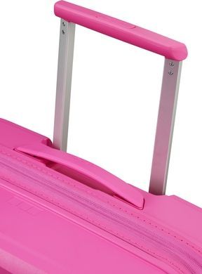 American Tourister (USA) suitcase from the FastForward collection.