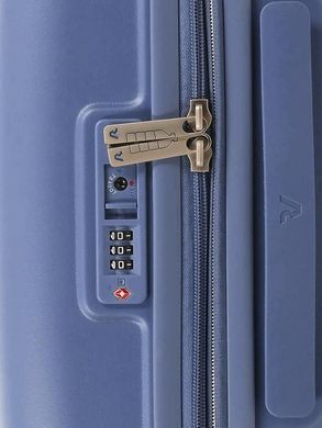 Roncato (Italy) suitcase from the Relife collection.