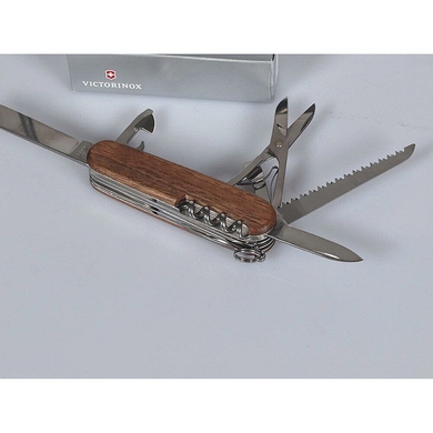 Складной нож Victorinox (Switzerland) из серии Huntsman.