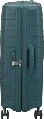 American Tourister (USA) suitcase from the FastForward collection.