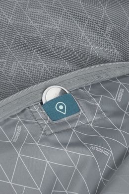 American Tourister (USA) suitcase from the FastForward collection.