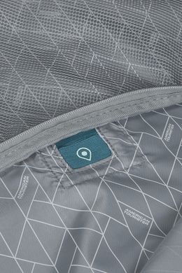 American Tourister (USA) suitcase from the FastForward collection.