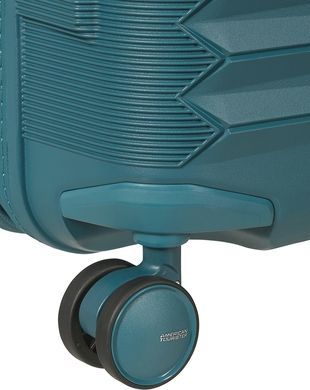 American Tourister (USA) suitcase from the FastForward collection.