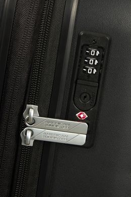 American Tourister (USA) suitcase from the Neovibe collection.