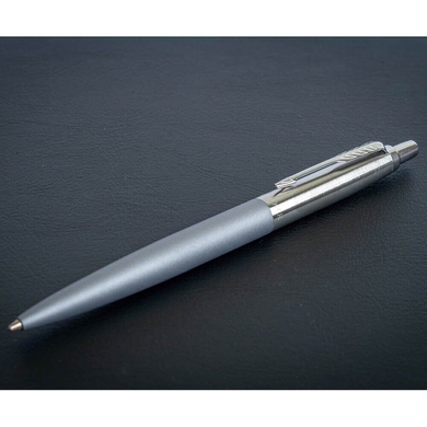 Шариковая ручка Parker (Франция) из коллекции Jotter.