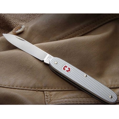 Складной нож Victorinox (Швейцария) из серии Pioneer.