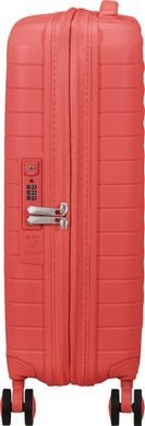 Валіза American Tourister (США) із колекції FastForward.