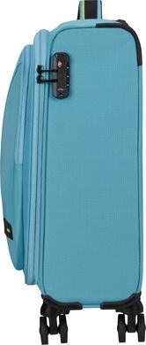 American Tourister (USA) suitcase from the TAKE2CABIN collection.
