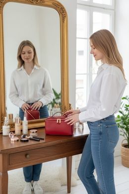 Cosmetic bag by Karya (Turkey) made of genuine leather.