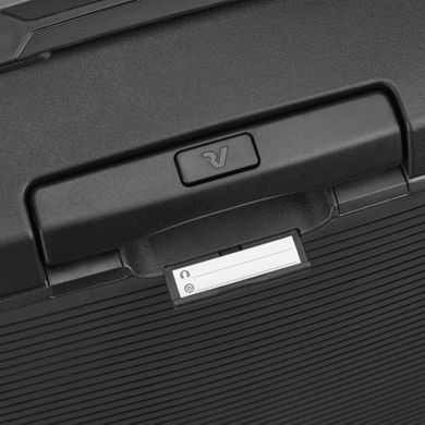 Roncato (Italy) suitcase from the Arcade DLX collection.