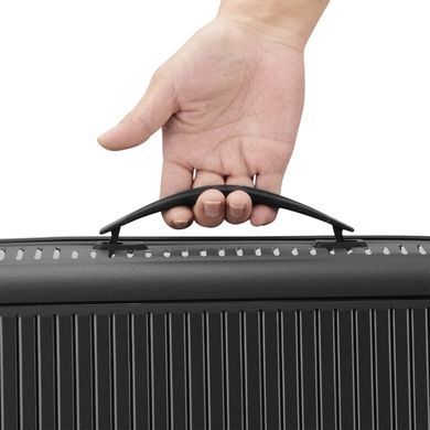 Roncato (Italy) suitcase from the Arcade DLX collection.