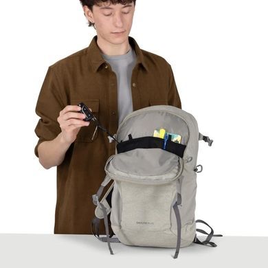 Backpack by Osprey (USA).