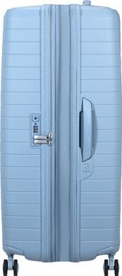 American Tourister (USA) suitcase from the FastForward collection.