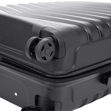 Wings (Poland) suitcase from the Phoenix collection.