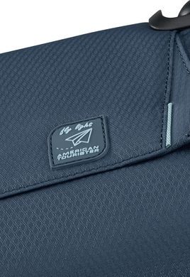 American Tourister (USA) suitcase from the AeroSpin collection.