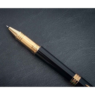 Шариковая ручка Parker (Франция) из коллекции Premier.