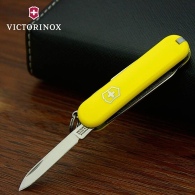 Складной нож Victorinox (Switzerland) из серии Classic SD.