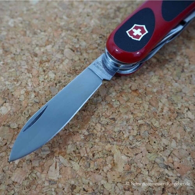 Складной нож Victorinox (Швейцария) из серии Evogrip.