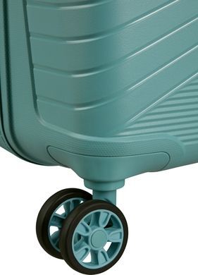 American Tourister (USA) suitcase from the AIRCONIC collection.