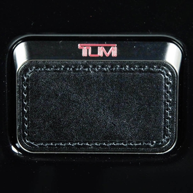 Валіза Tumi (США) із колекції V3.